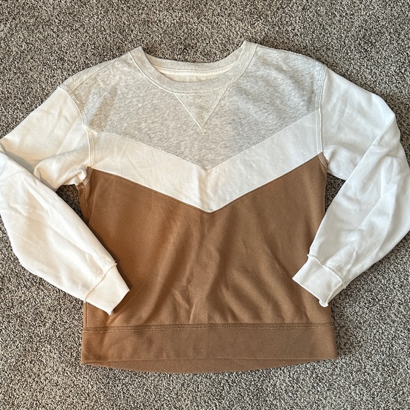 Abercrombie & Fitch Tops - Abercrombie & Fitch Cream Fleece Pullover